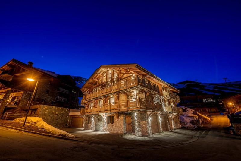 chalet-annapurna-luxury-5-bedrooms-with-hot-tub-sauna-9-1464624