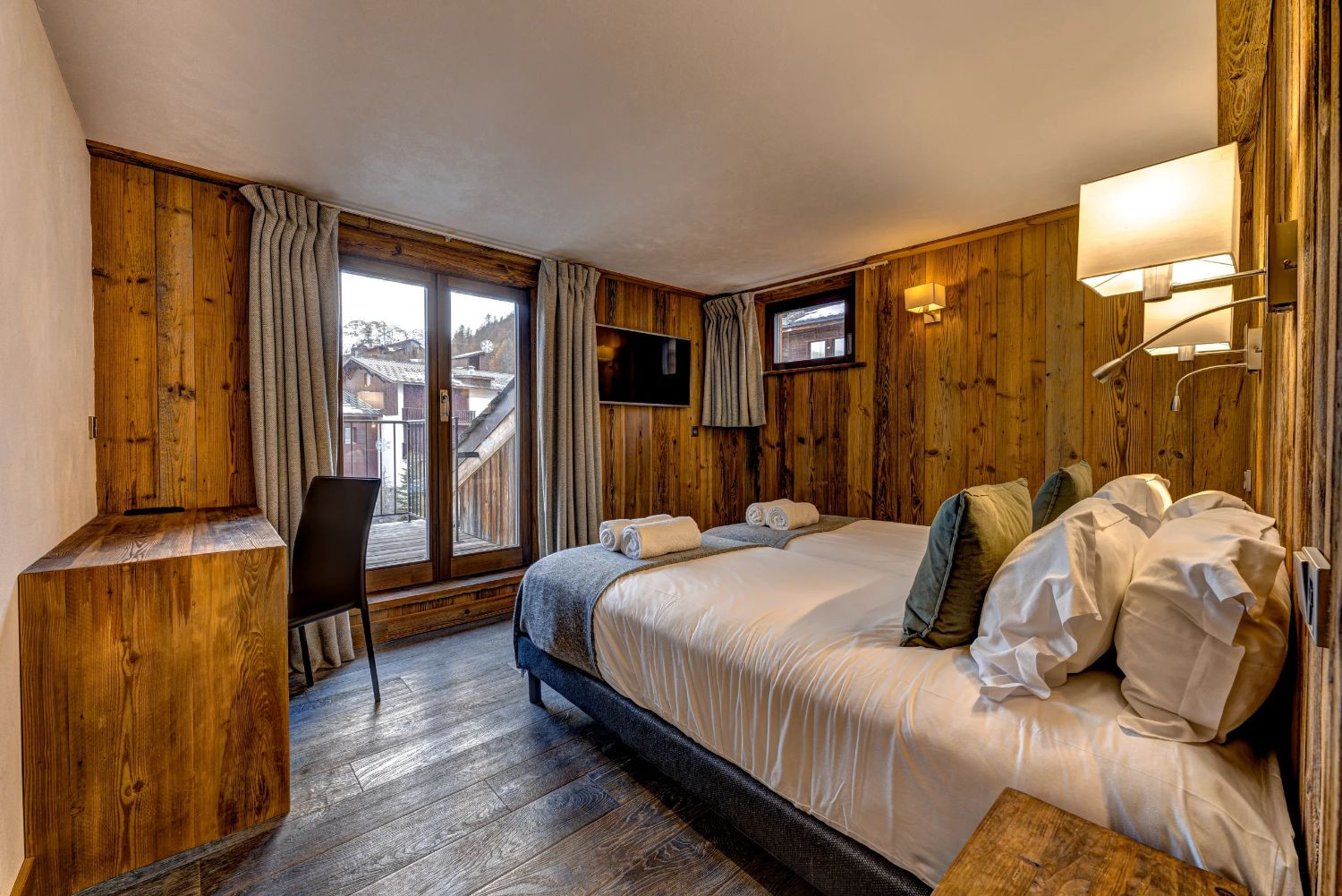 chalet-blackcomb-03-1469320