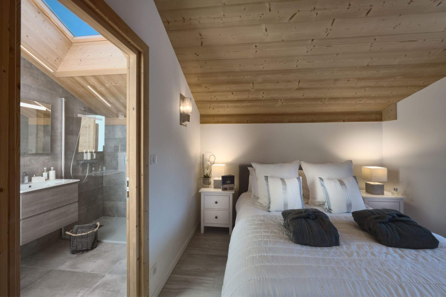 chalet-blanc-15-1468716 chalet-blanc-15-1468716