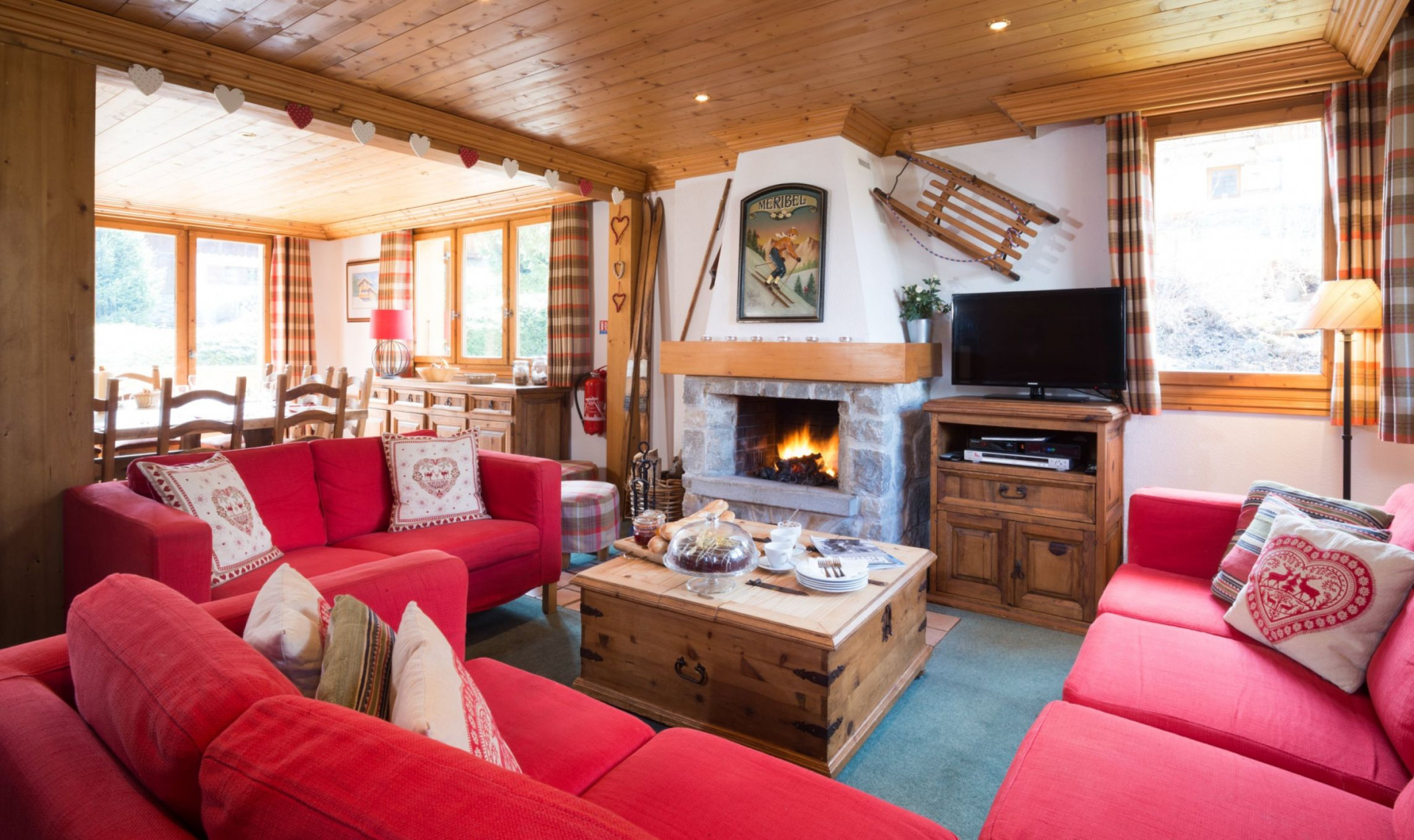 chalet-bruyere-meribel-living-room-326060