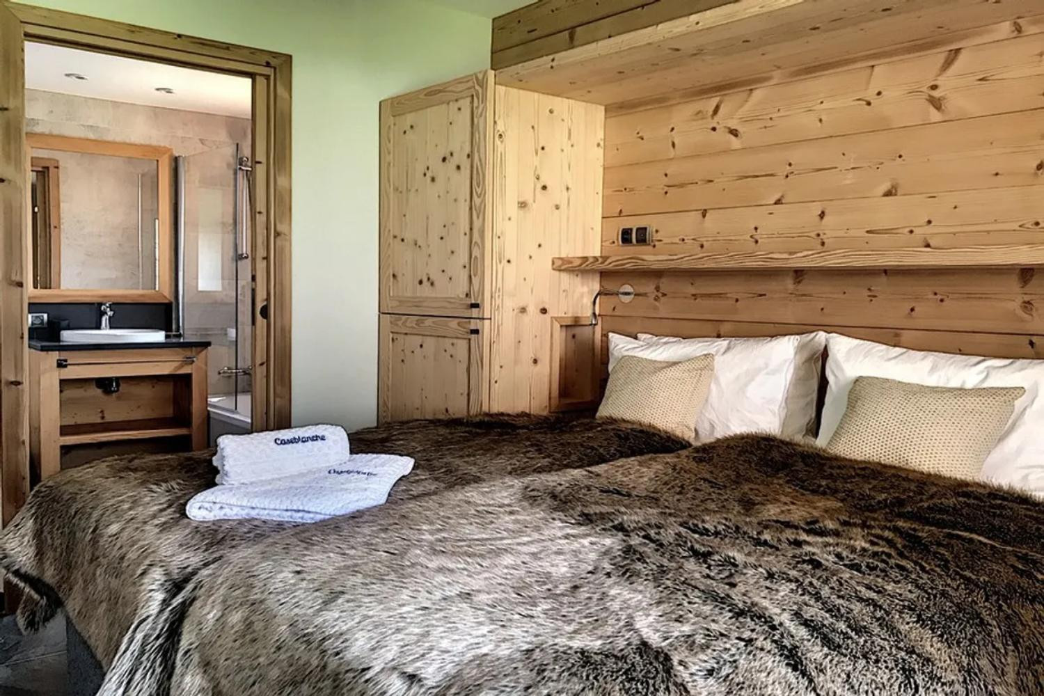 chalet-carcosa-9-1463077