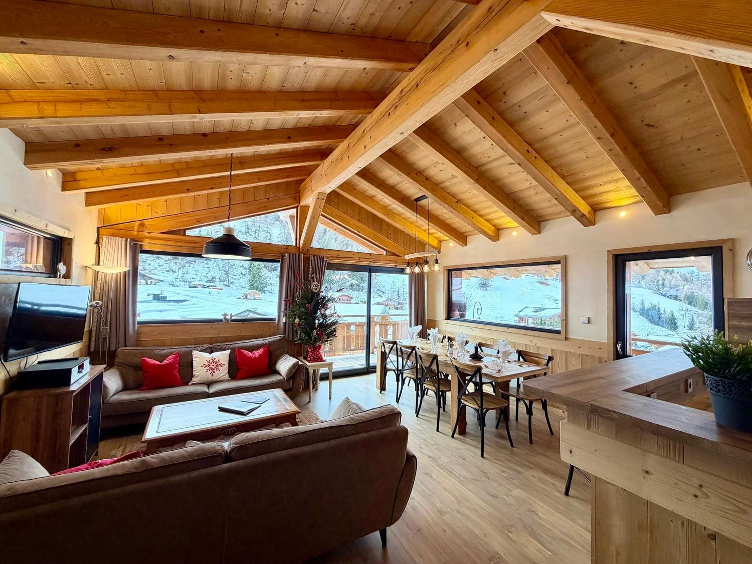 chalet-choucas-02-1467850 chalet-choucas-02-1467850