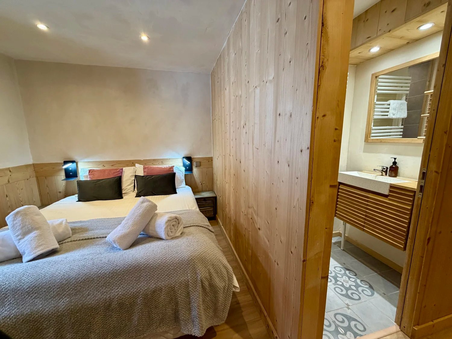 chalet-choucas-11-1467859 chalet-choucas-11-1467859