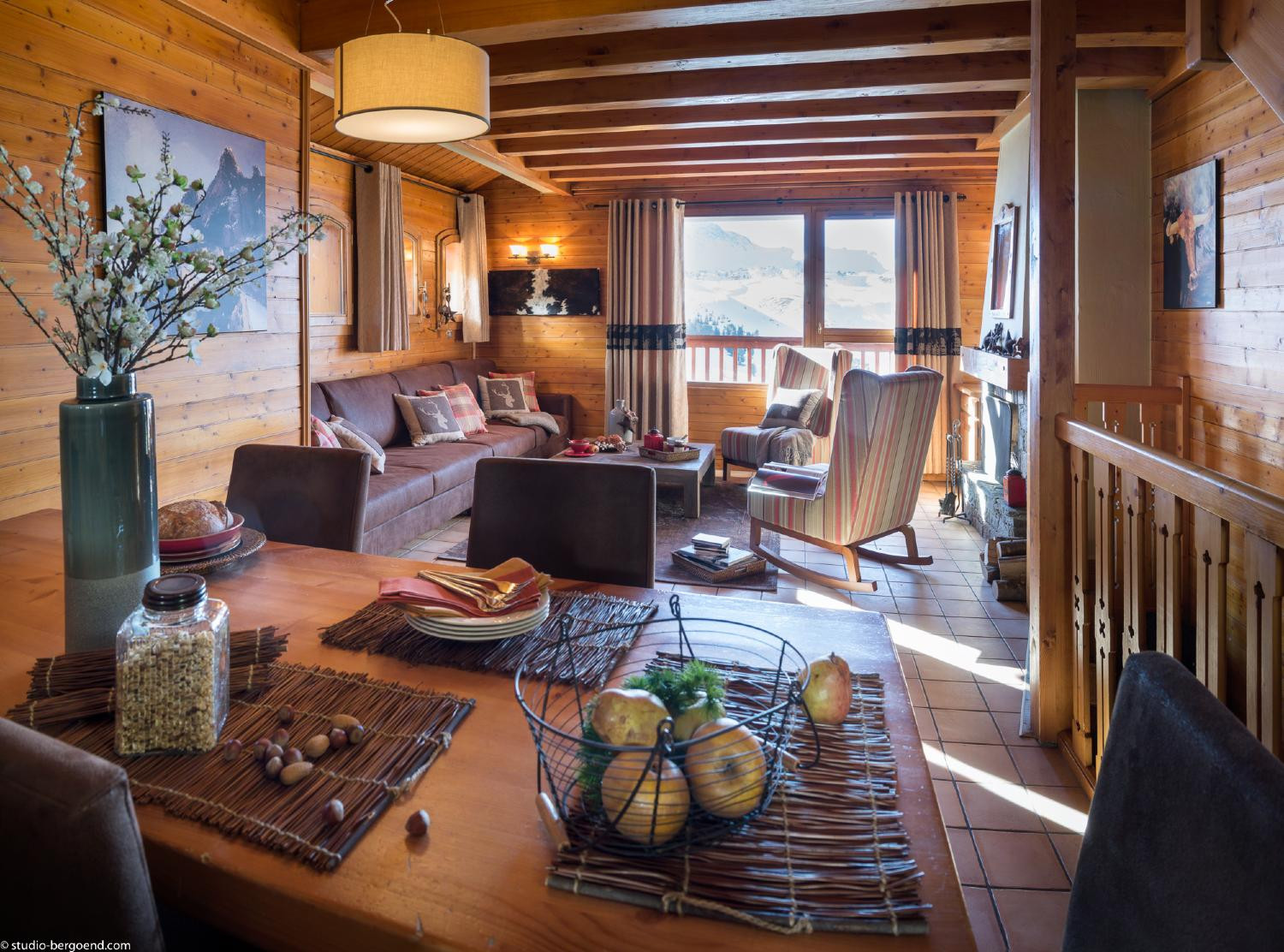 chalet-des-cimes-la-plagne-lounge-diner-313438