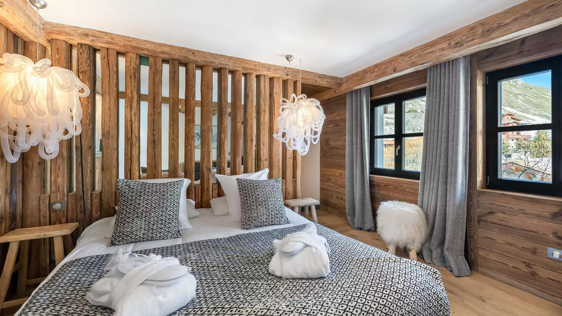 chalet-face-location-chalets-covarel-val-d-ise-re-alpes-france-chambre-3-jpg-1450647