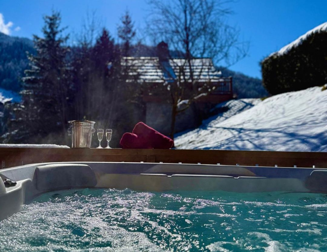 chalet-foehn-meribel-hot-tub-2-1453108-1453672
