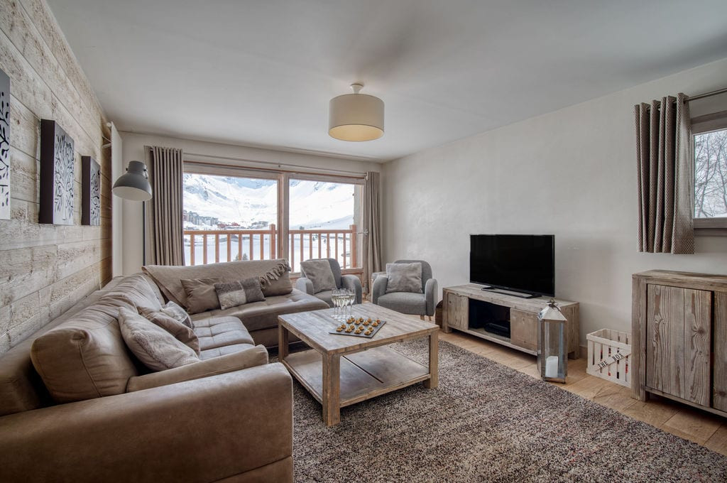 chalet-fraidieu-tignes-living-room-1458786