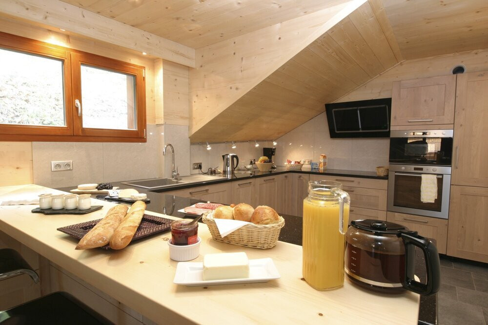 chalet-la-petite-meribel-kitchen-394570