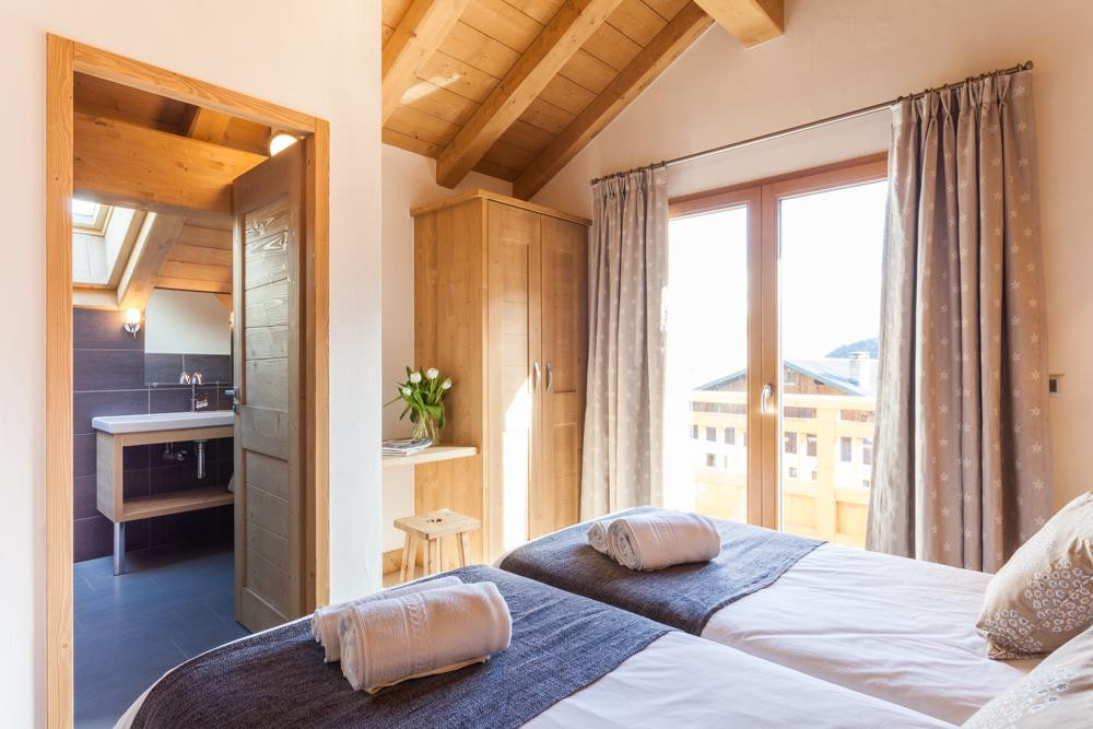 chalet-les-sauges-meribel-bedroom-1453136