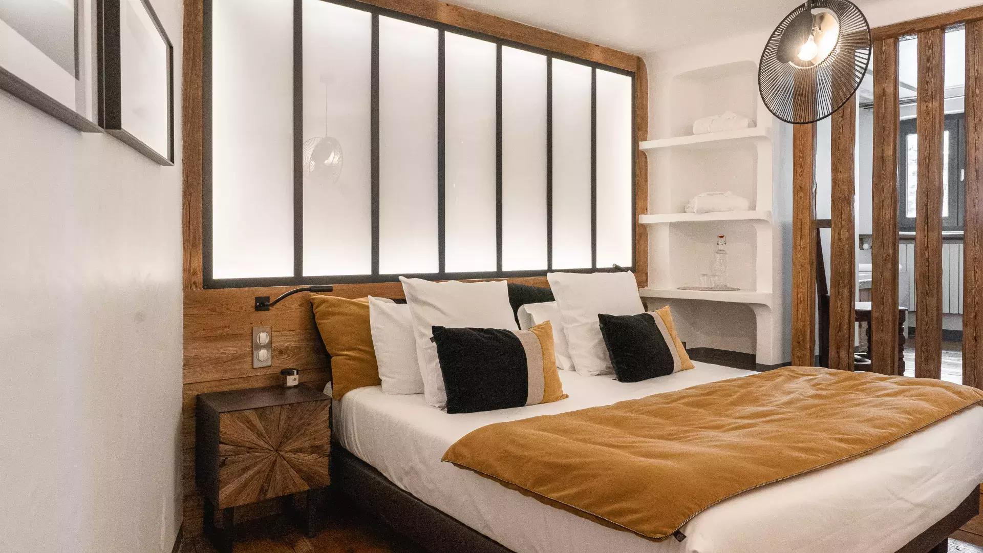 chalet-mathilda-chalets-covarel-val-d-ise-re-alpes-france-chambre1-jpg-1450674