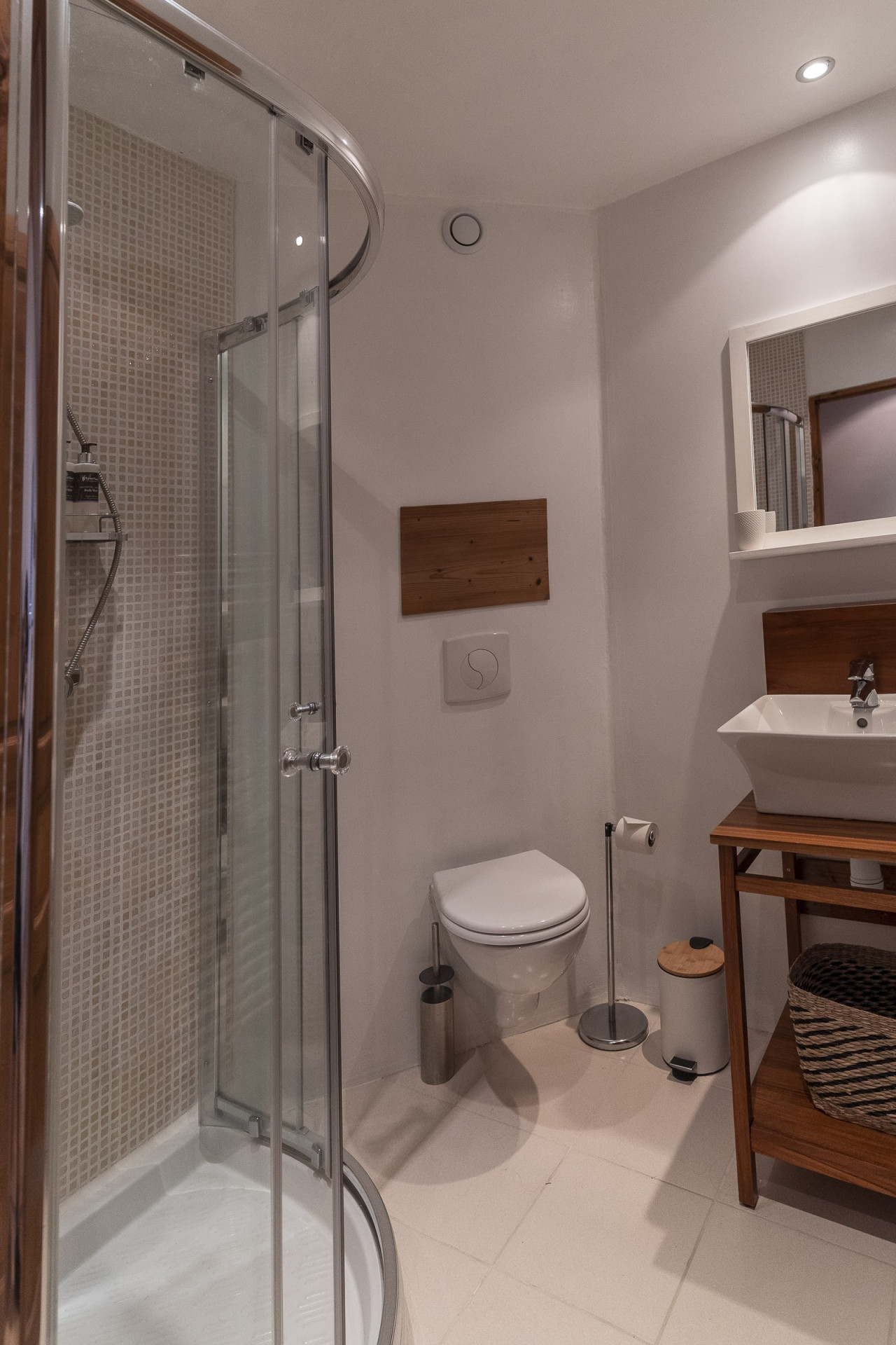 chalet-refuge-meribel-bathroom-2-min-313503