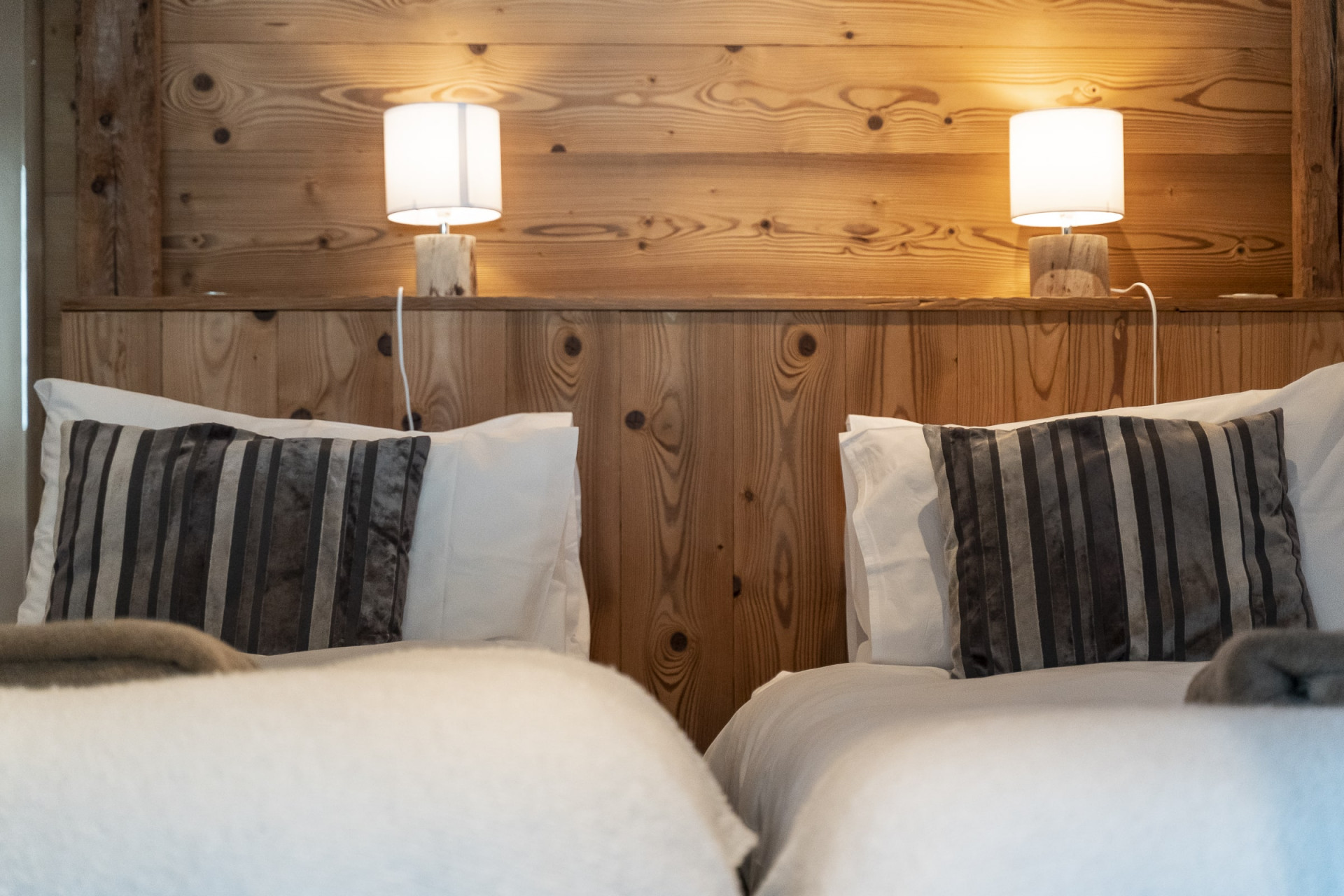 chalet-refuge-meribel-bedroom-min-313501