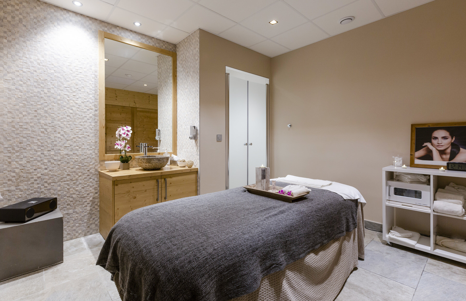 club-le-coeur-des-loges-les-menuires-massage-room-461249