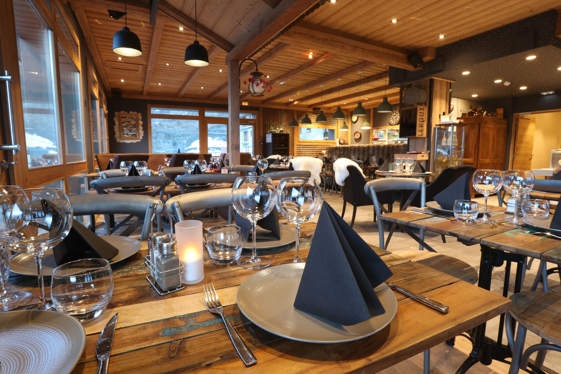 club-le-coeur-des-loges-les-menuires-restaurant-copy-461443