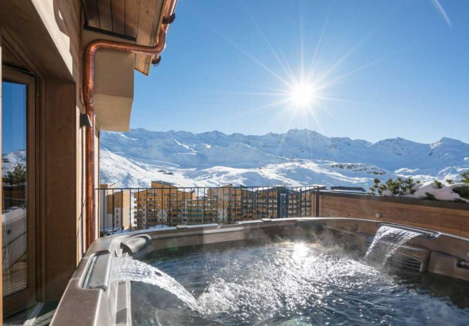 cocoon-9-4-8-personnes-chalets-cocoon-appartement-ski-aux-pieds-piscine-luxe-val-thorens-768x534-1463285