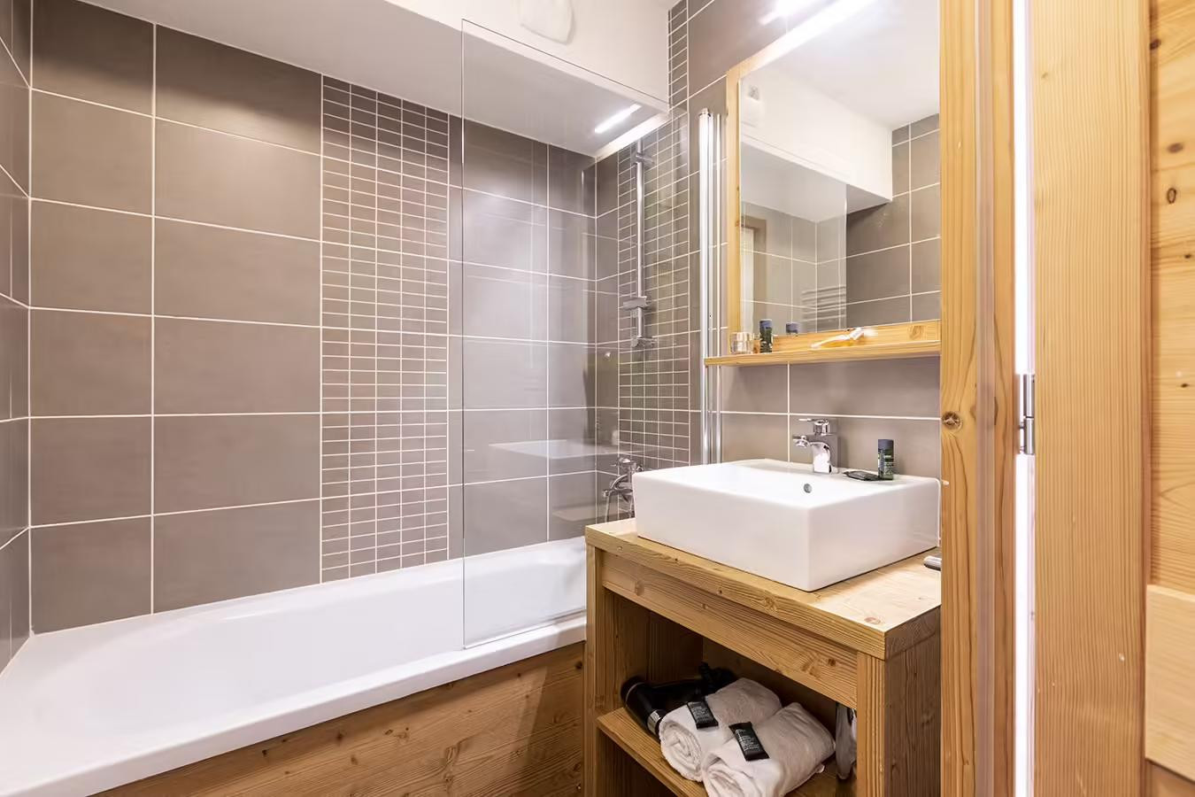 coeur-des-loges-menuires-s8-bathroom-461477