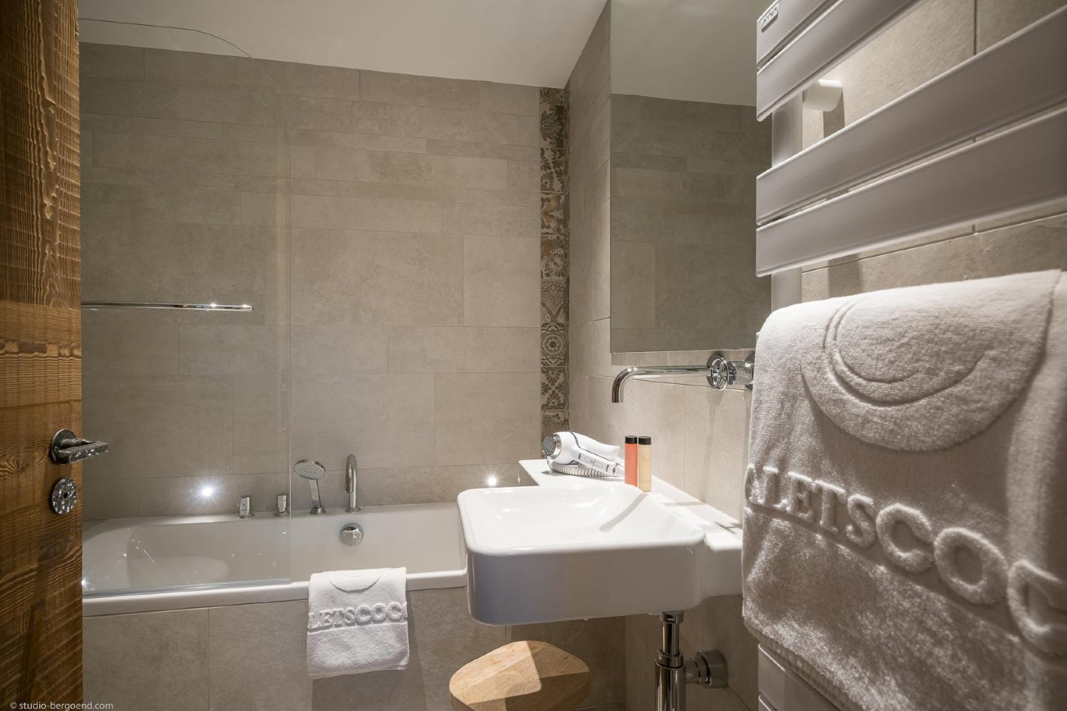 d11e7e6a-851c-4b6f-9389-5f8e0d863944-1451865