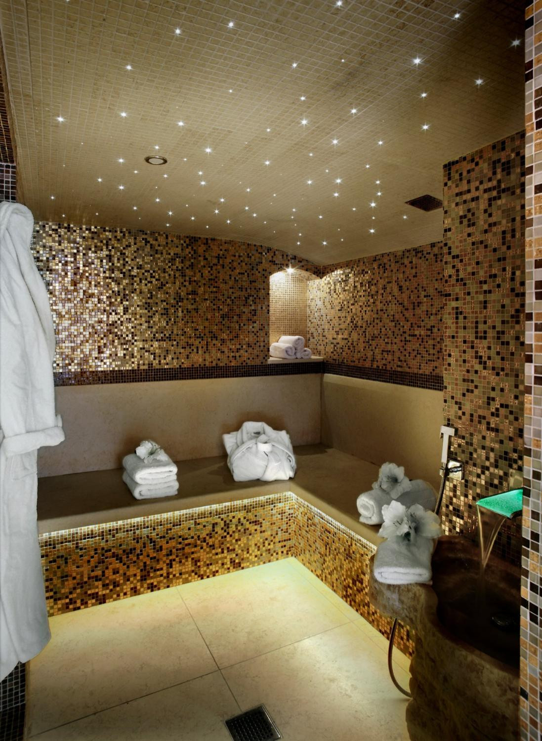 d8e931a5-9ba8-4b8e-95c8-eedcd02b68c8-1451265