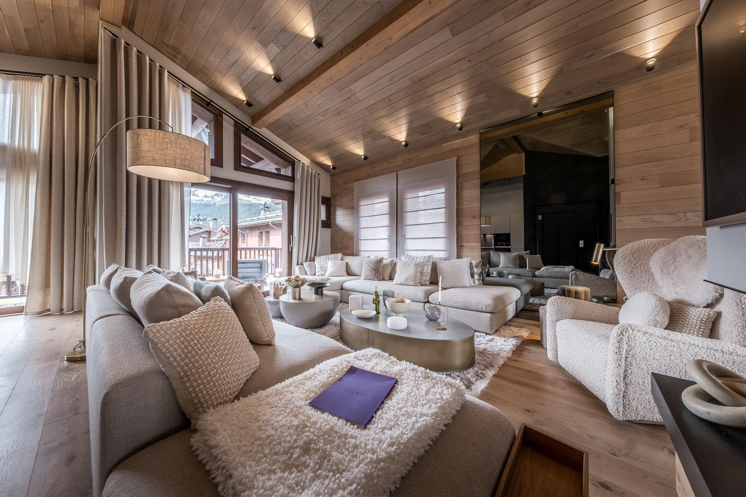 d90be43b-d924-4a8e-8f79-fbb1a564df8c-1451349