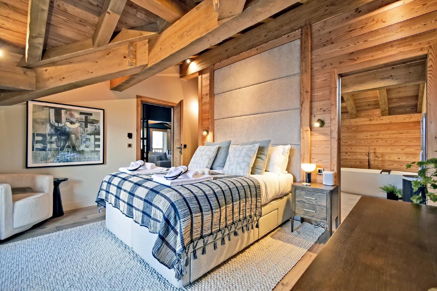 dcc35b65-ec0c-4985-b4ee-8a769e8fabb4-1267150