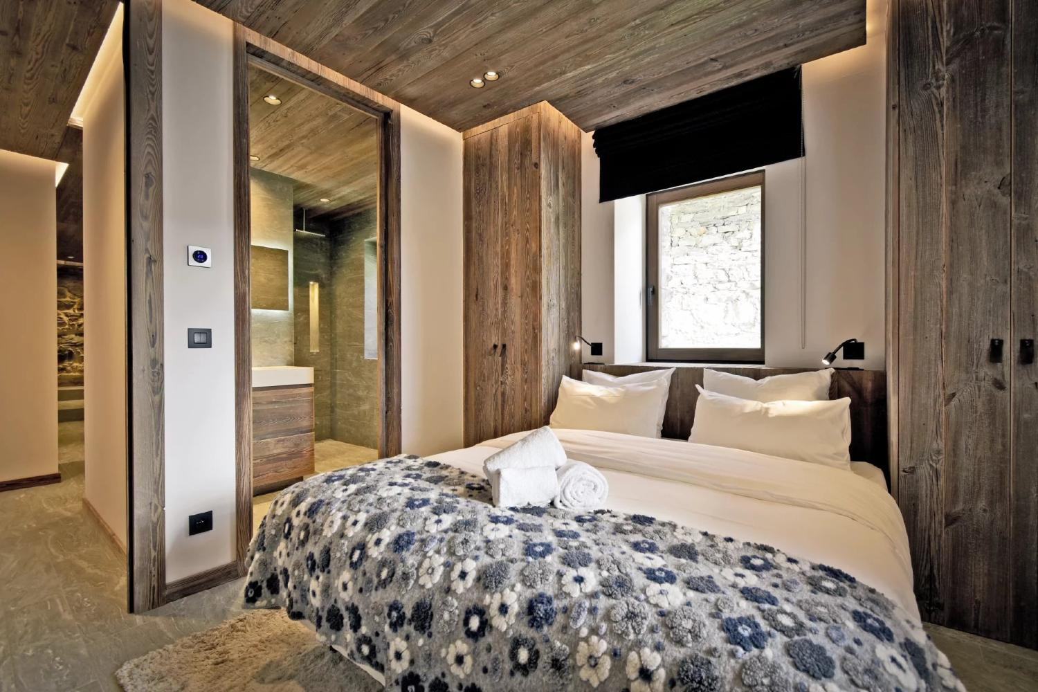 e317a4f1-513d-43d2-8c29-13a403c36e9d-1451071