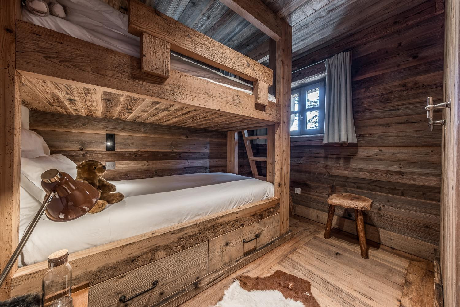 e5305e66-5b32-409a-b42f-fbe8a91419ef-1451641 e5305e66-5b32-409a-b42f-fbe8a91419ef-1451641