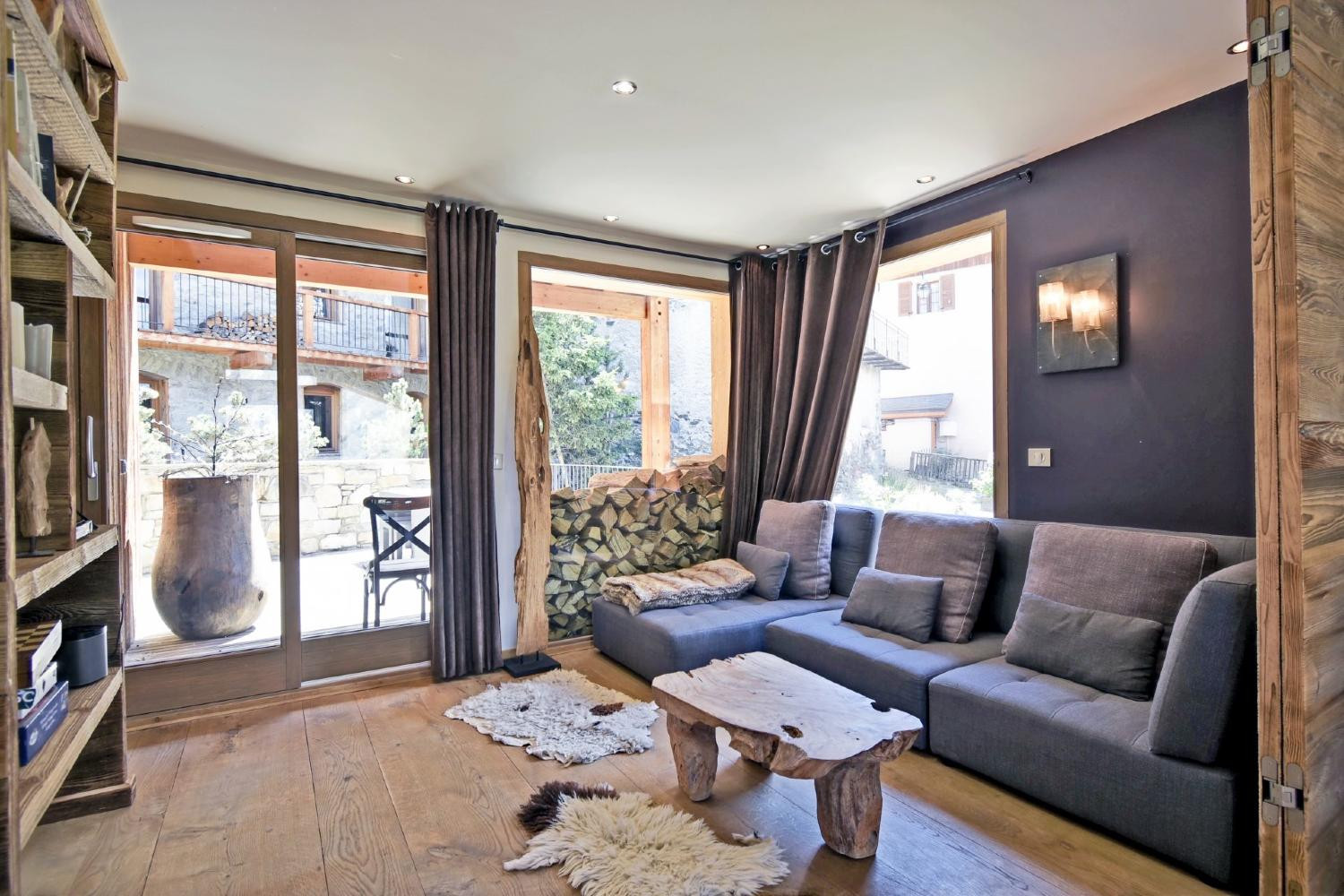 ee606a87-d2f4-4f19-a17f-9cdfeaf73456-1451149