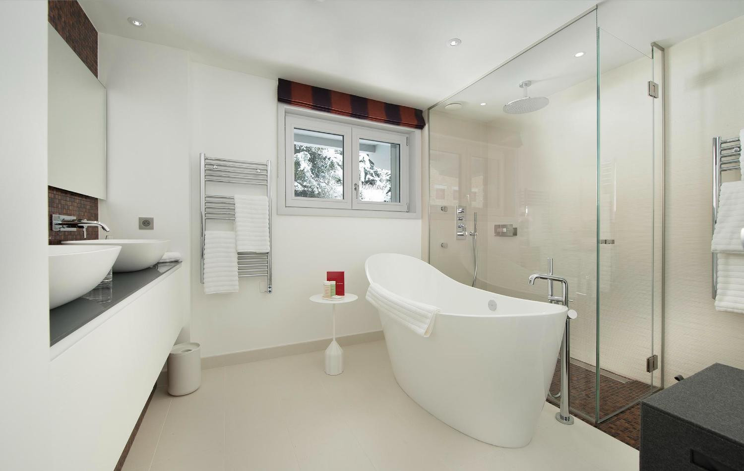 eefd309a-572f-4b7c-96a7-c9d17524bd59-1451750