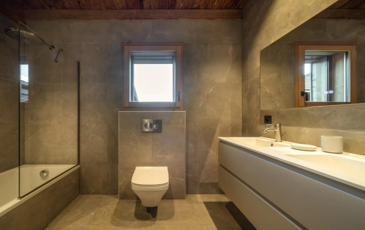 elevation-alps-snow-star-lodge-bedroom-4-ensuite-bathroom-1462375