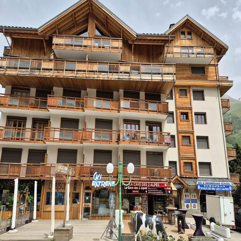 exterior-of-la-residence-in-les-2-alpes-1460967 exterior-of-la-residence-in-les-2-alpes-1460967