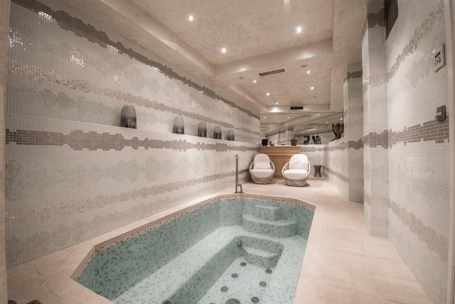 f2d04449-63d4-446a-887a-3a8423666524-1451769