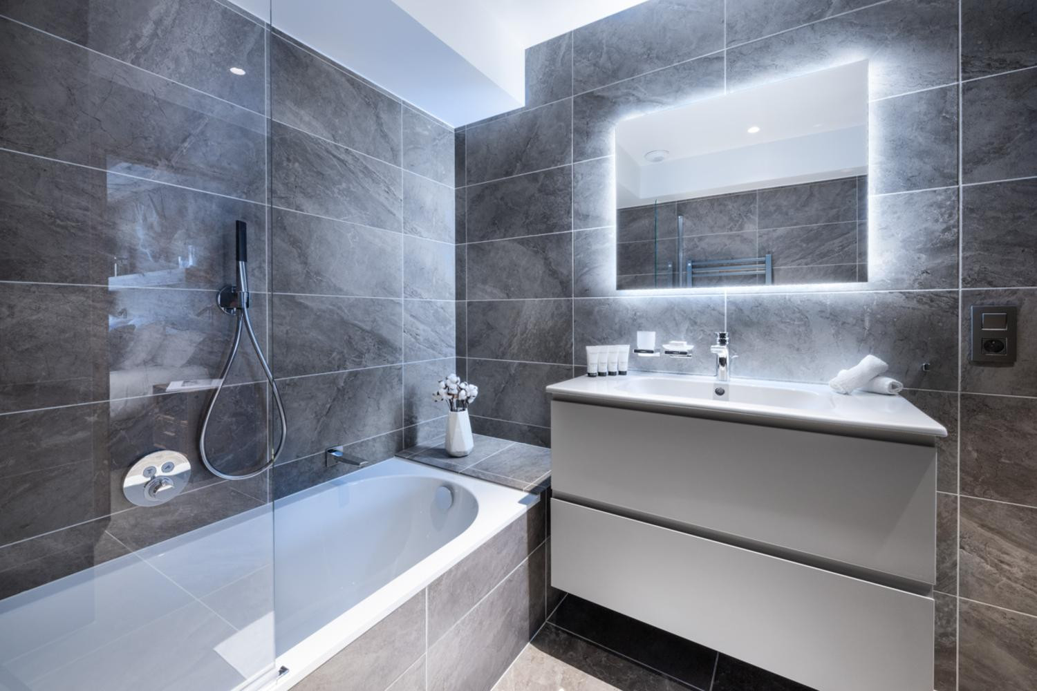 falcon-meribel-philippe-gal-a02-035-753079