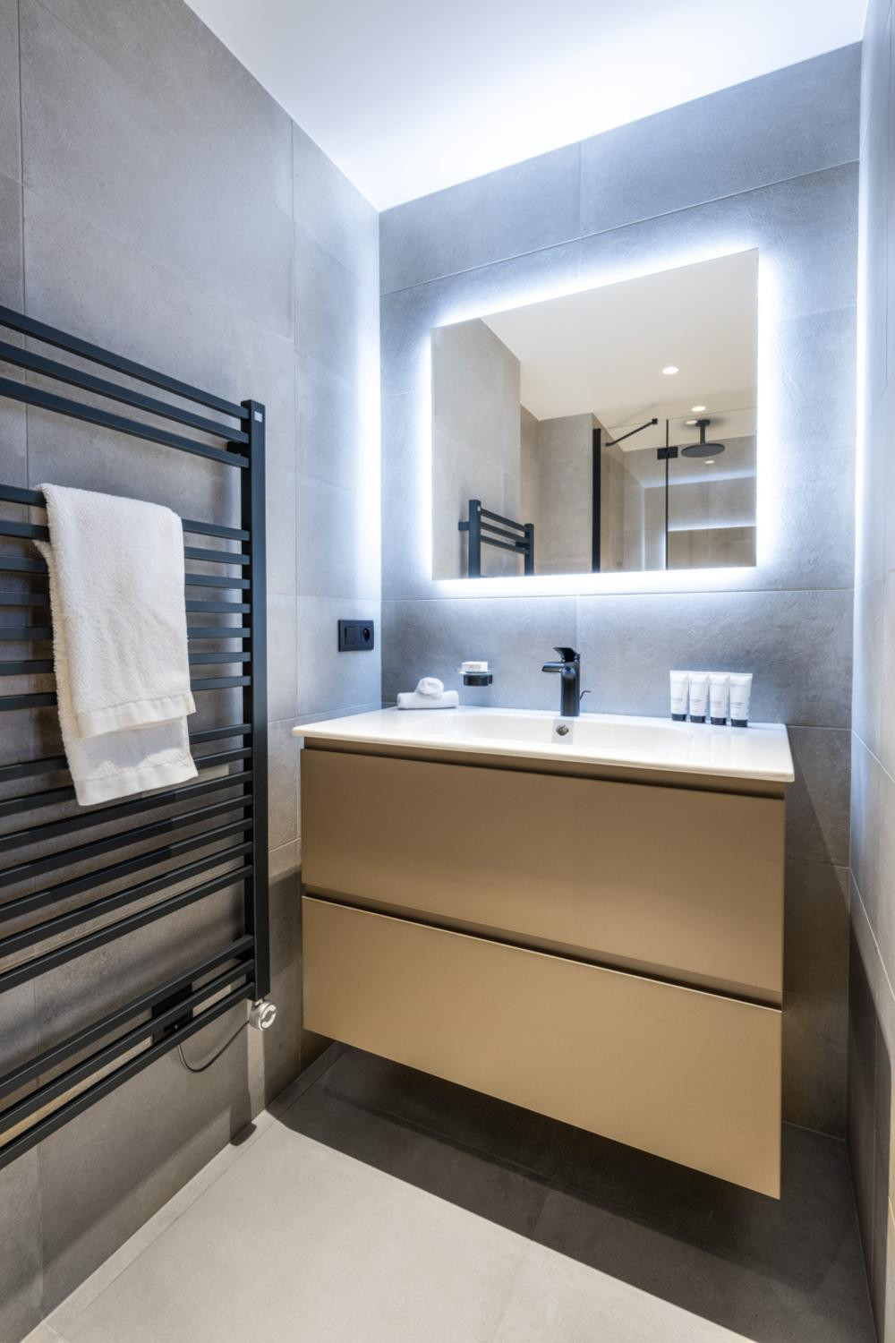 falcon-meribel-philippe-gal-a10-009-753086