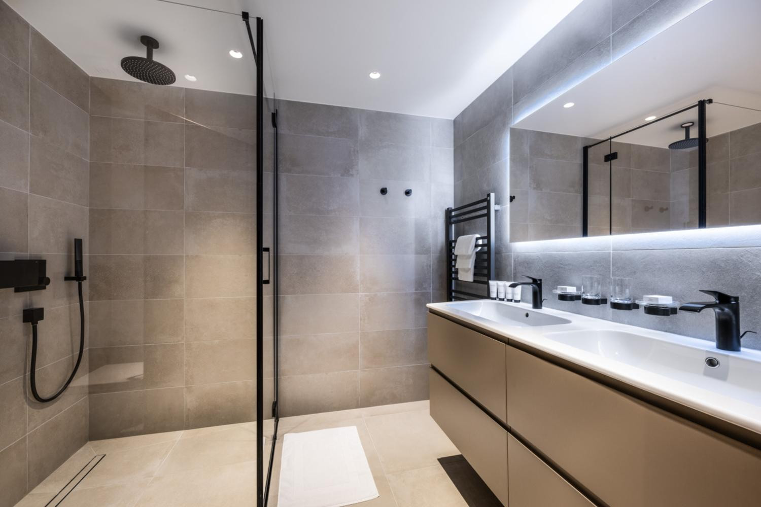 falcon-meribel-philippe-gal-b01-002-753162