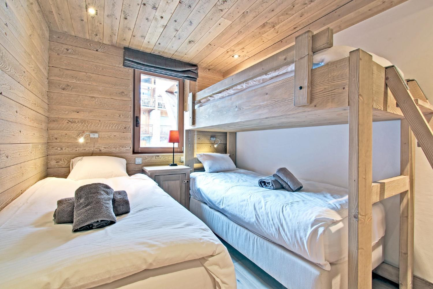 fea9039c-900b-4926-ab12-a20d6622f3ab-1451173