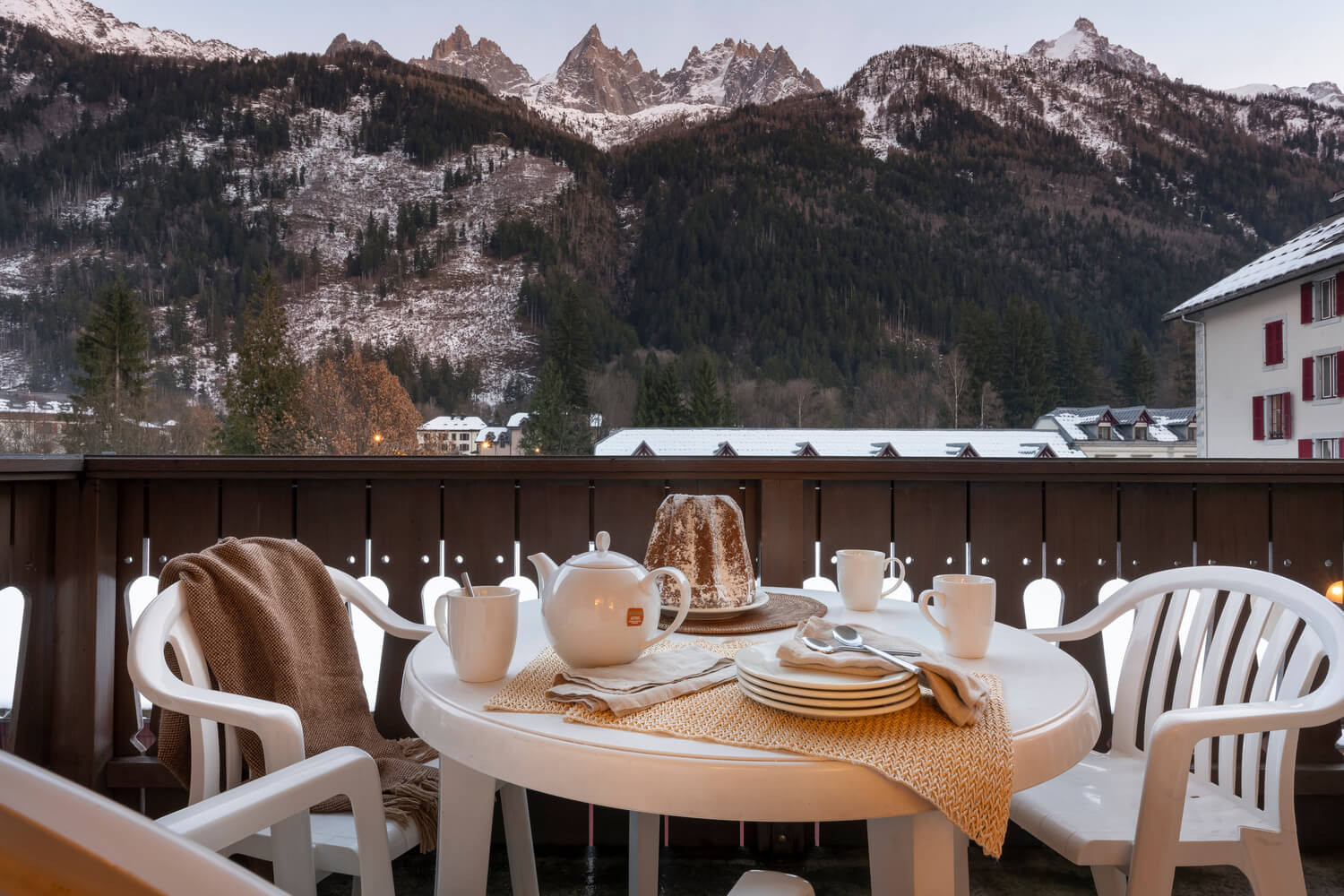 ginabelle-chamonix-balcony-2-1460712 ginabelle-chamonix-balcony-2-1460712