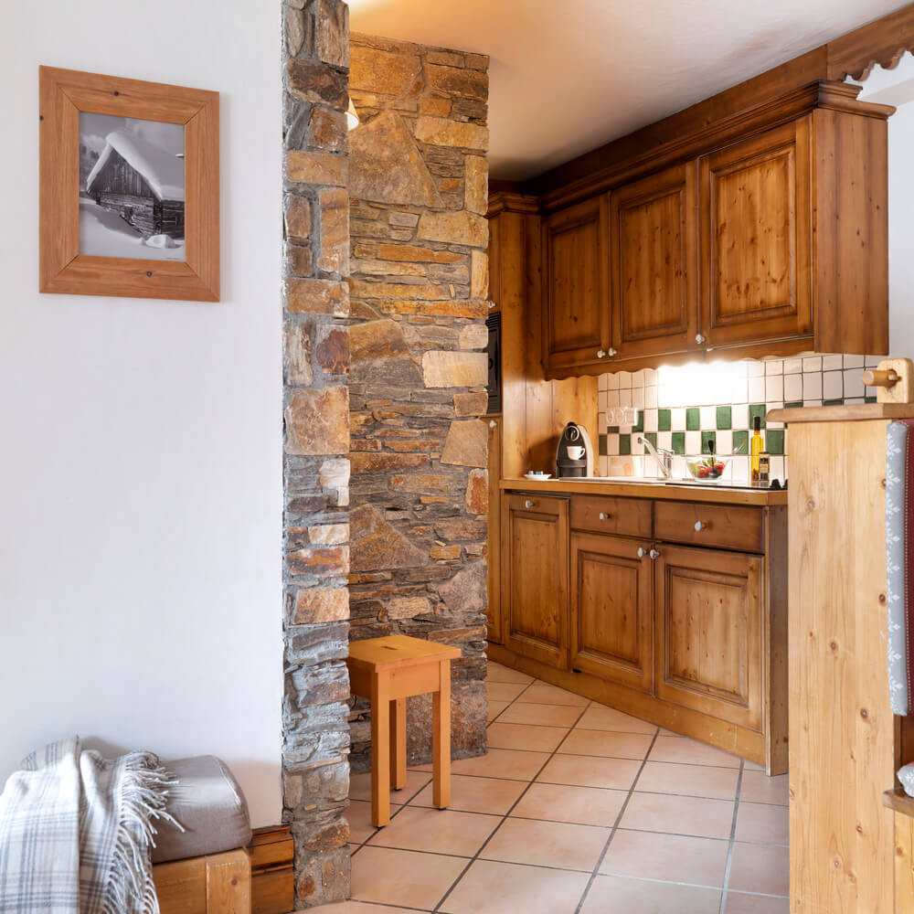 ginabelle-chamonix-hallway-3-1460741