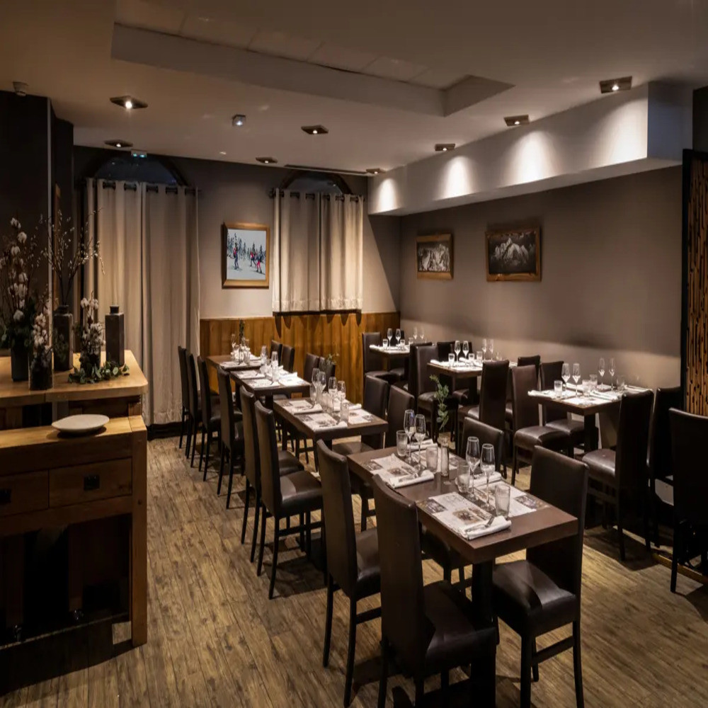 hotel-ski-lodge-val-d-isere-restaurant-w1200-1460942