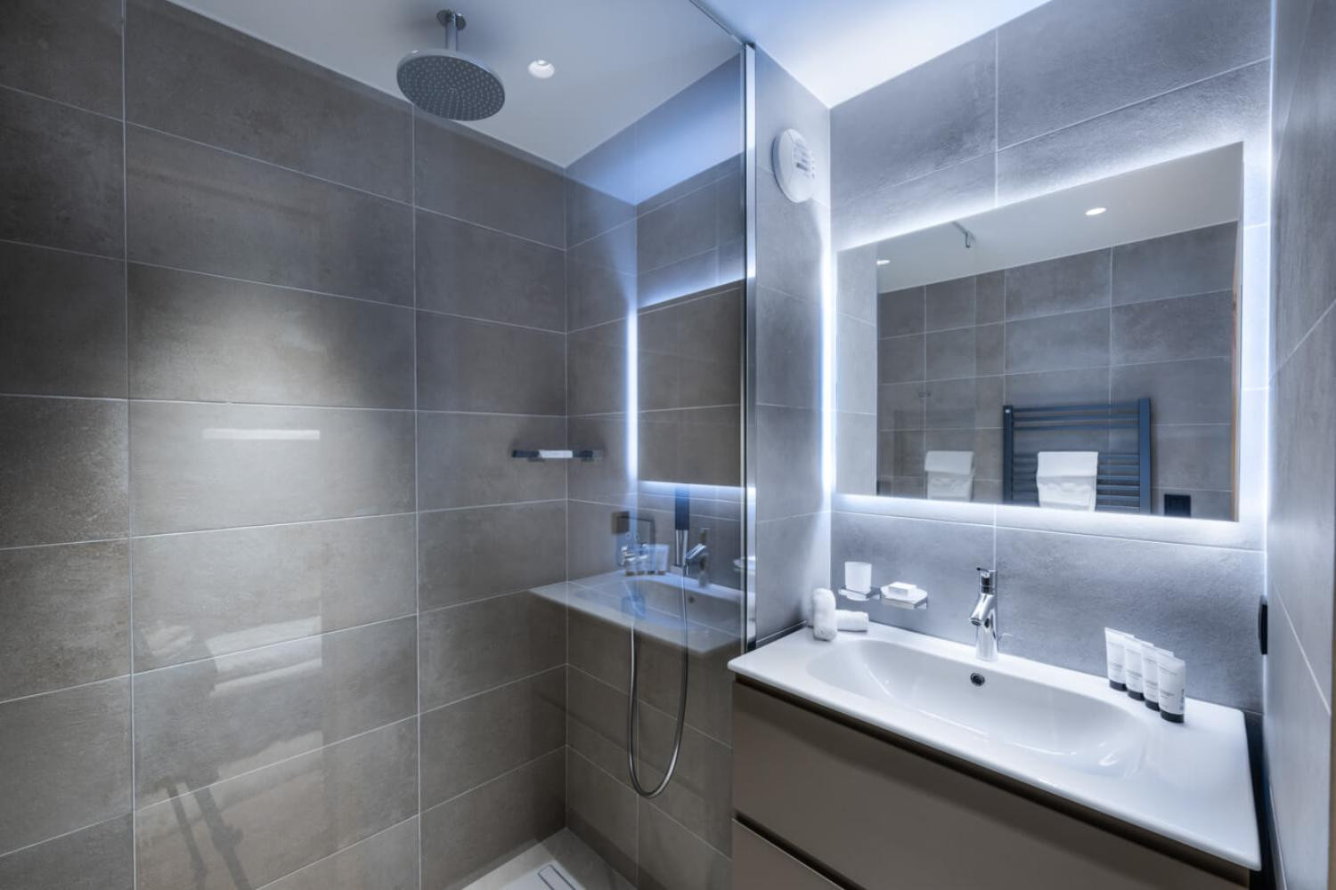 hotel-steamboat-courchevel-app-a05-5-1464879 hotel-steamboat-courchevel-app-a05-5-1464879
