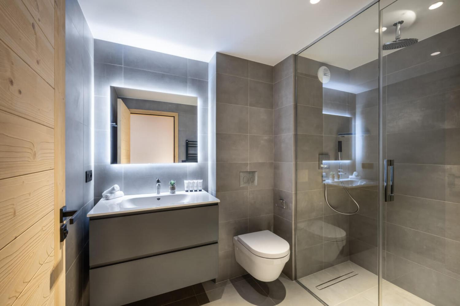 hotel-steamboat-courchevel-app-a05-6-1464882 hotel-steamboat-courchevel-app-a05-6-1464882