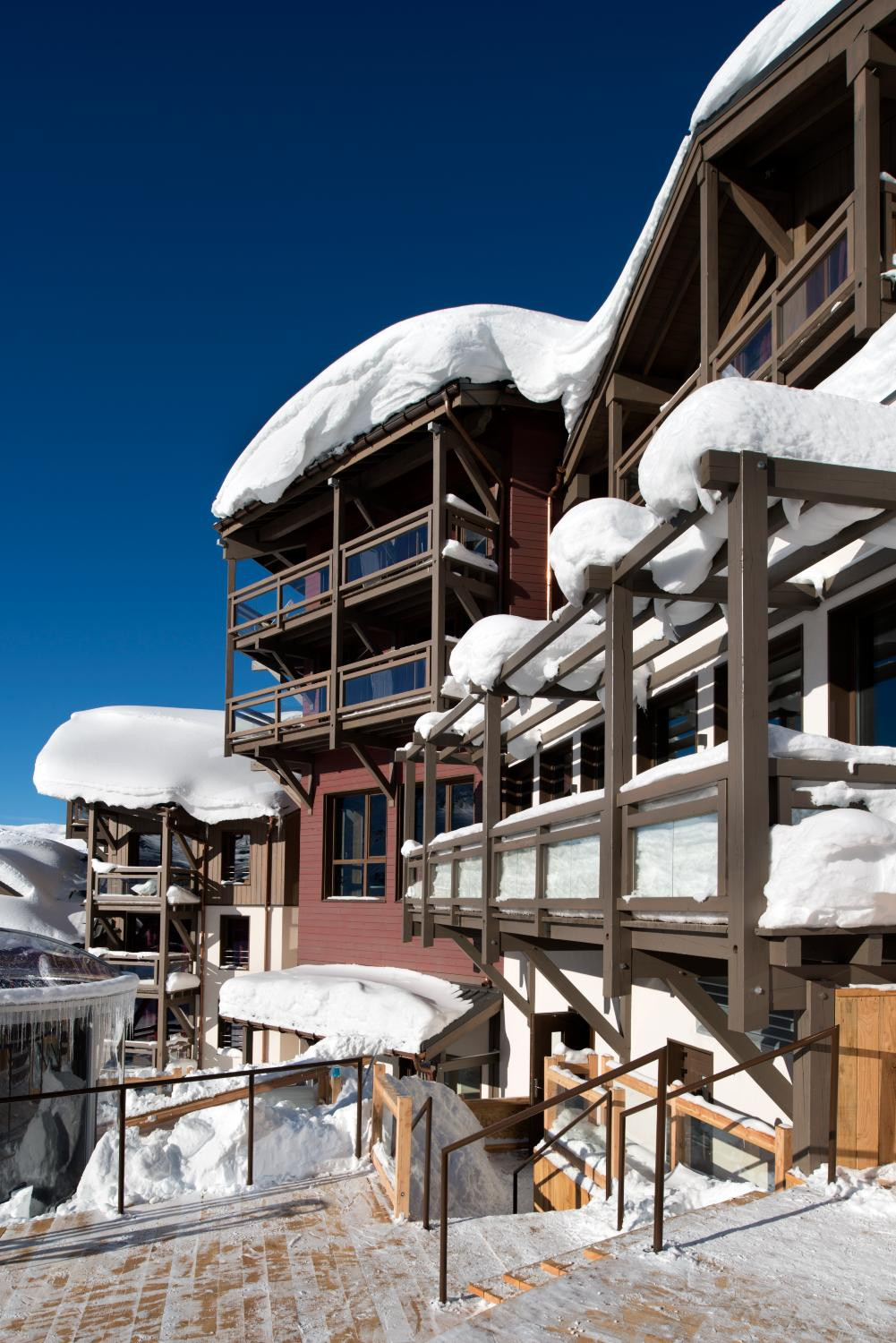 kashmir-vue-exterieur-acces-piste-credit-lebeau-326087