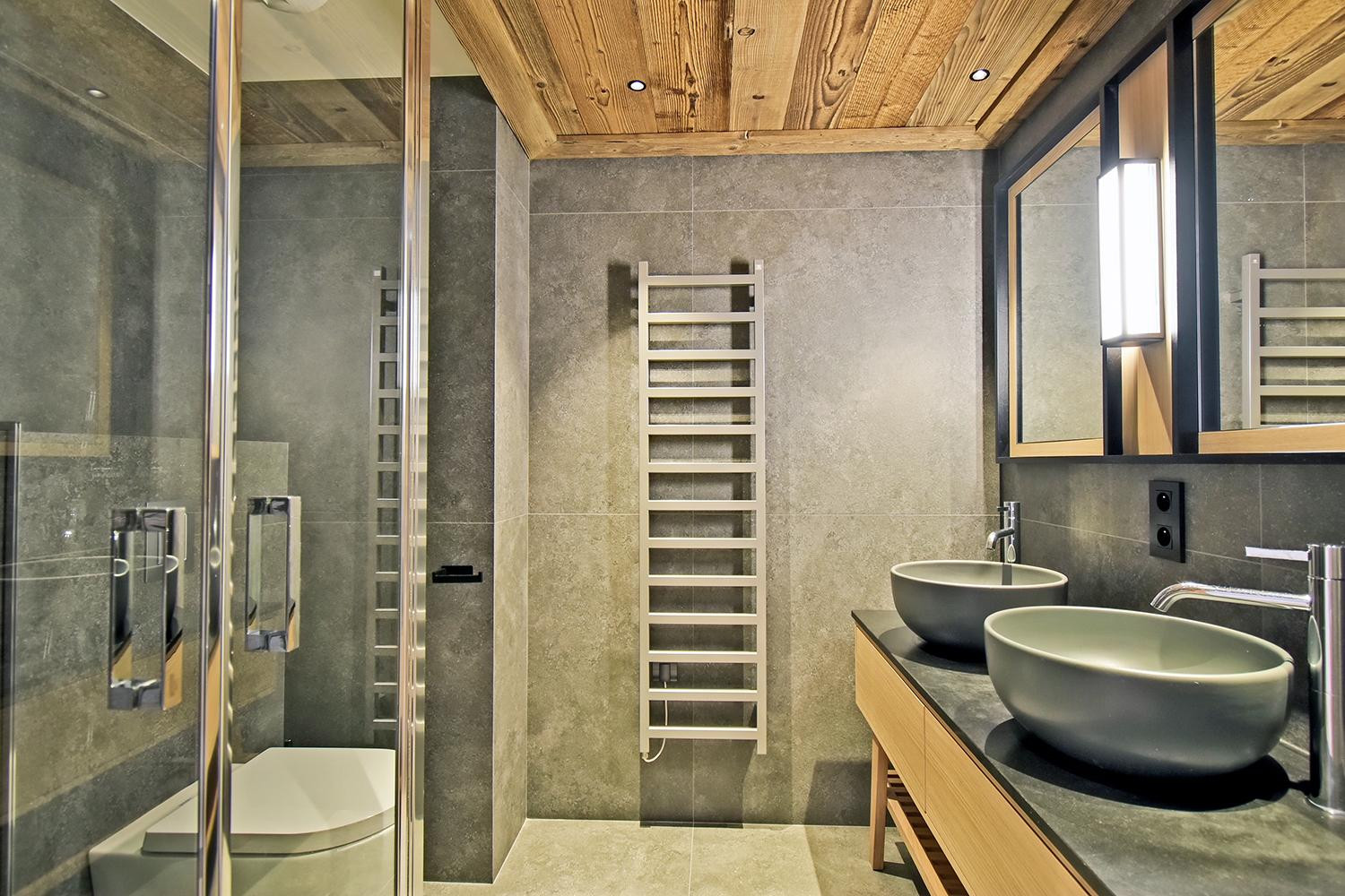 le-flocon-apartment-lgcdp-meribel-bathroom-3-1454199