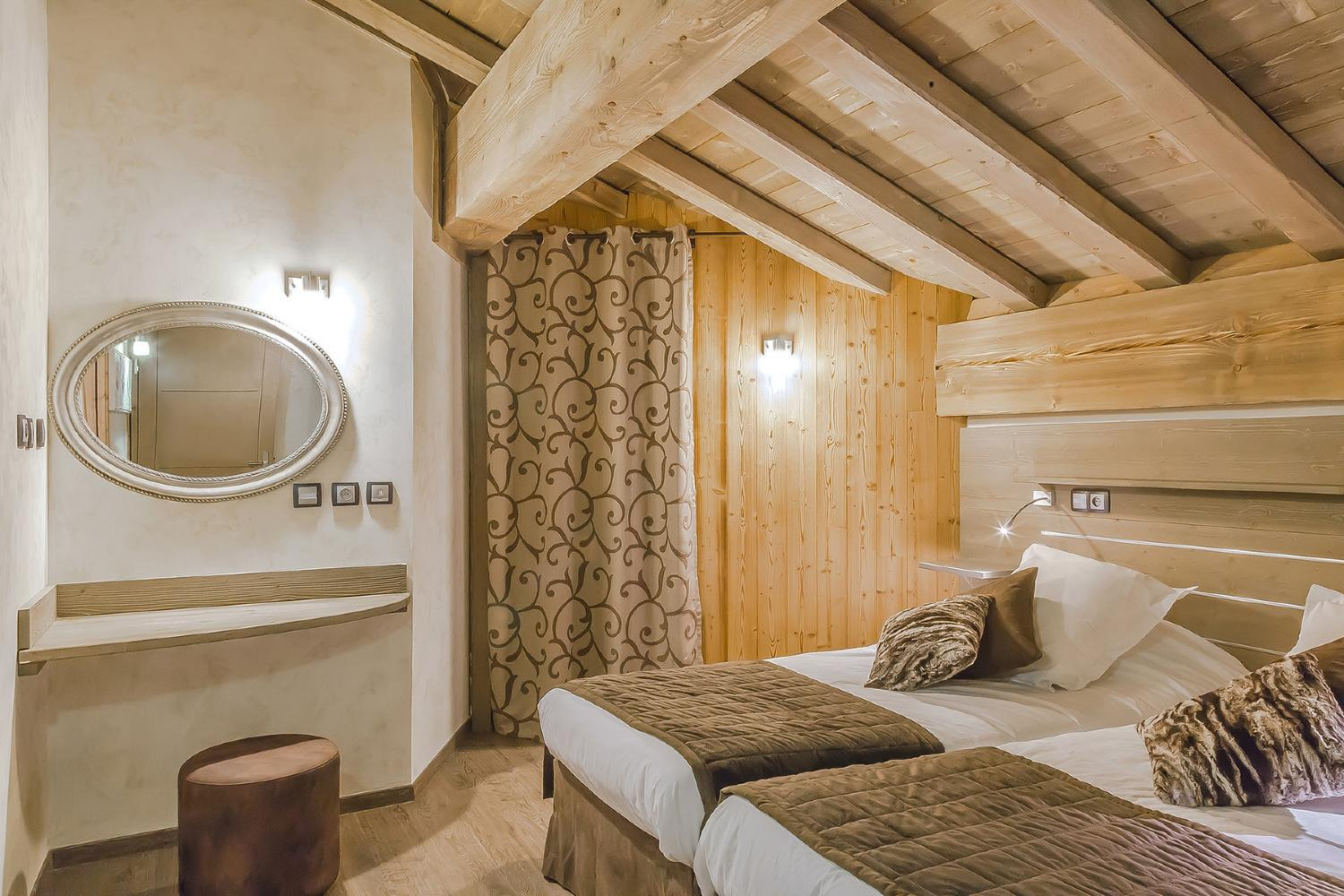 les-balcons-platinum-val-thorens-6-8-bed-bedroom-306376