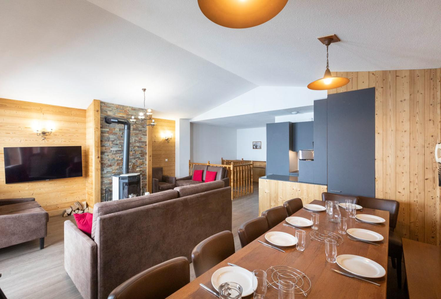 les-balcons-val-thorens-16-bed-dining-306203