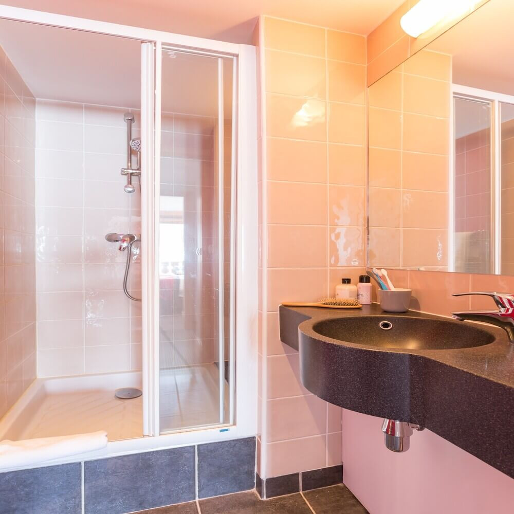 lescrets-m-ribel-bathroom-2-1460814