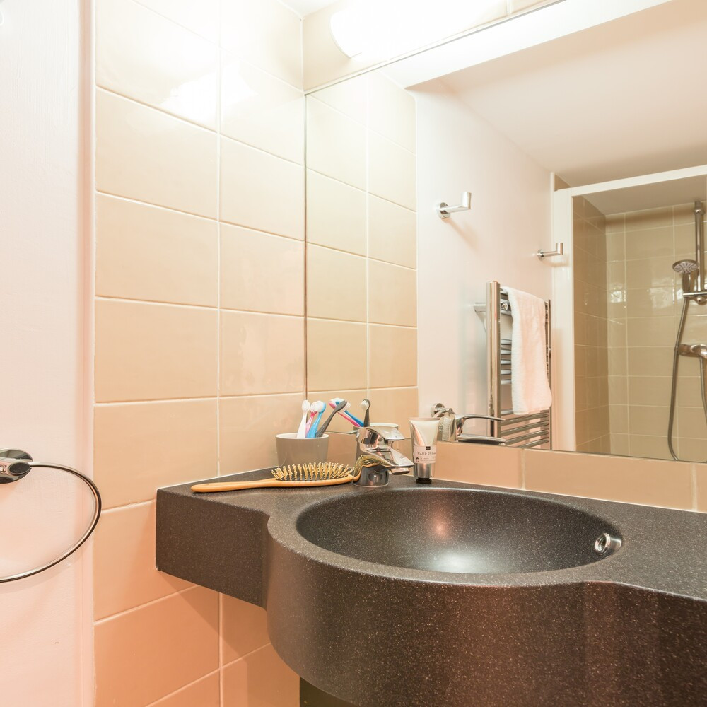 lescrets-m-ribel-bathroom-2-1460827