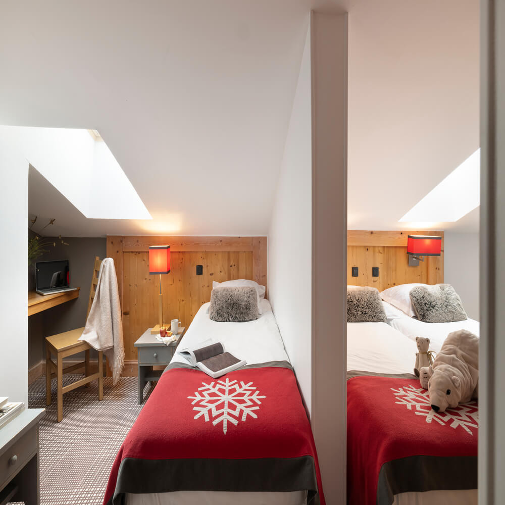 lescrets-m-ribel-bedroom-1460844