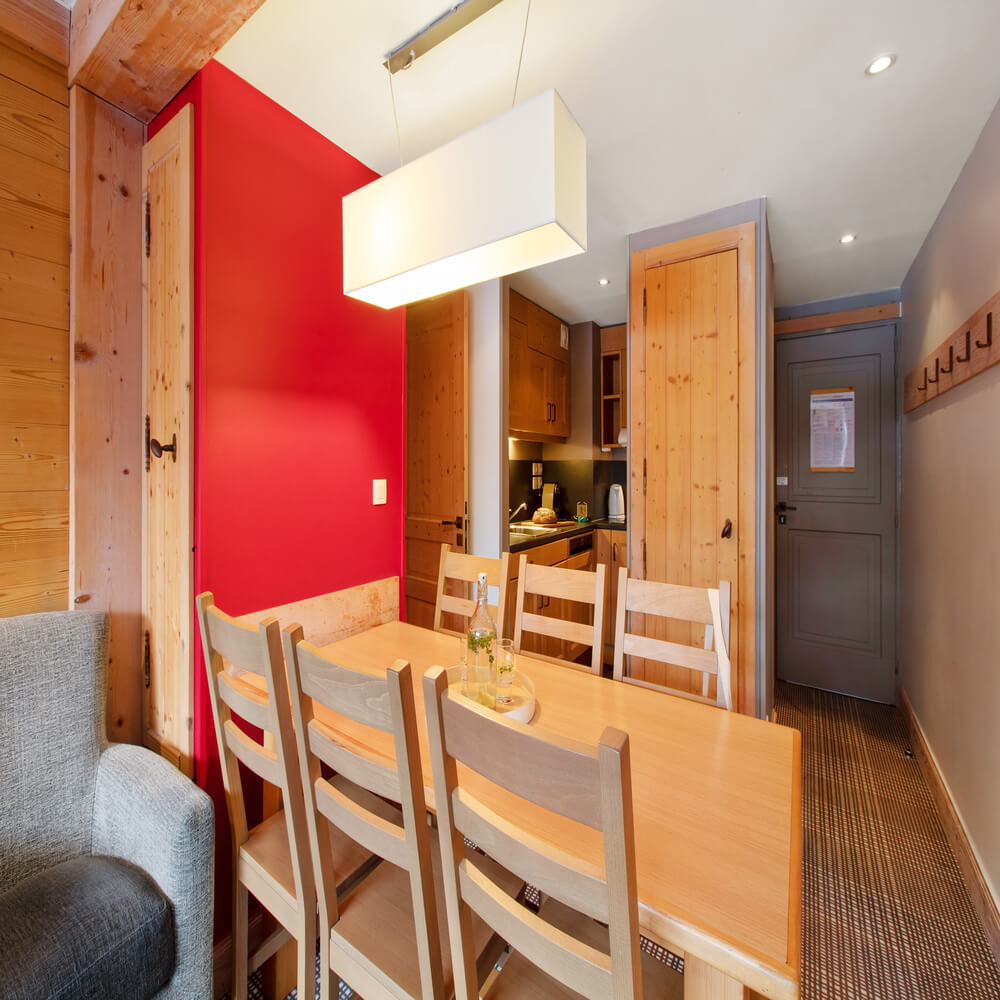 lescrets-m-ribel-dining-area-2-1460806
