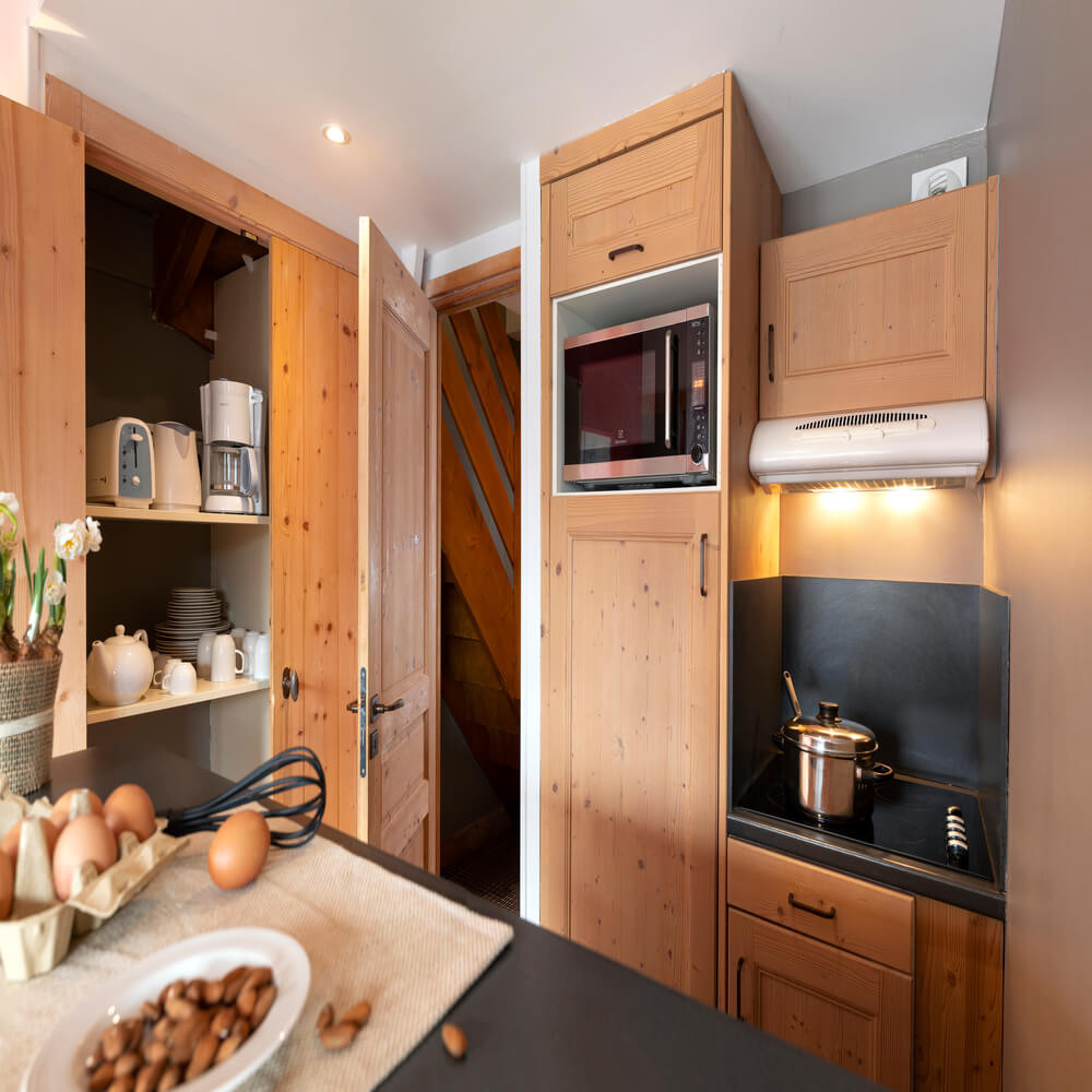 lescrets-m-ribel-kitchen-1460846
