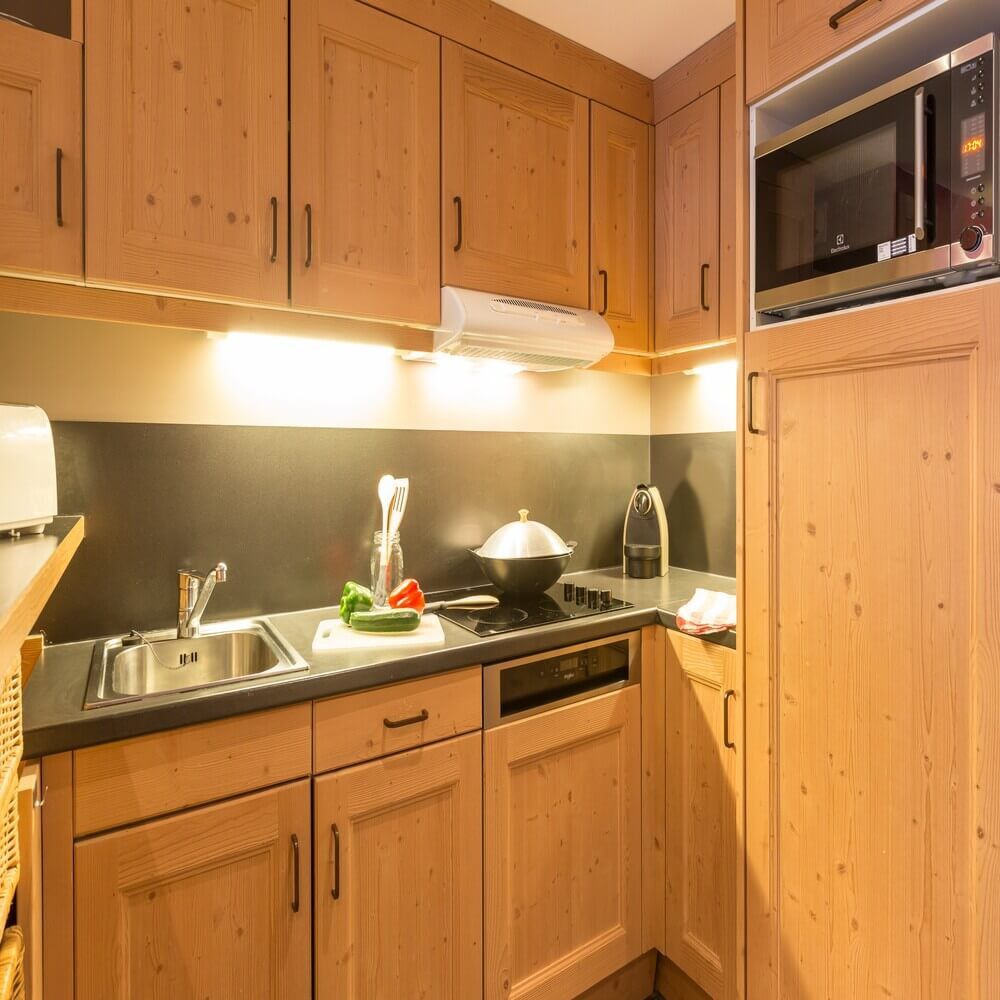 lescrets-m-ribel-kitchen-2-1460792